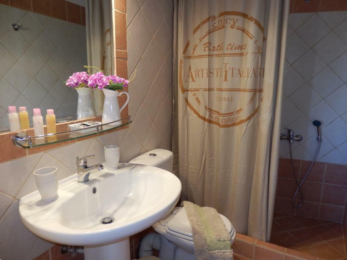 Charisma Apartment ปลาเตเนียส ภายนอก รูปภาพ